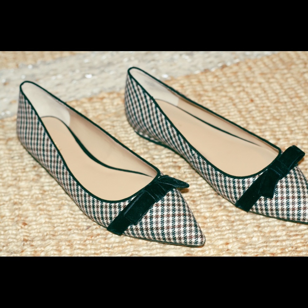 Ann Taylor’s Patricia Bow Ballet flat in a US size 8.5